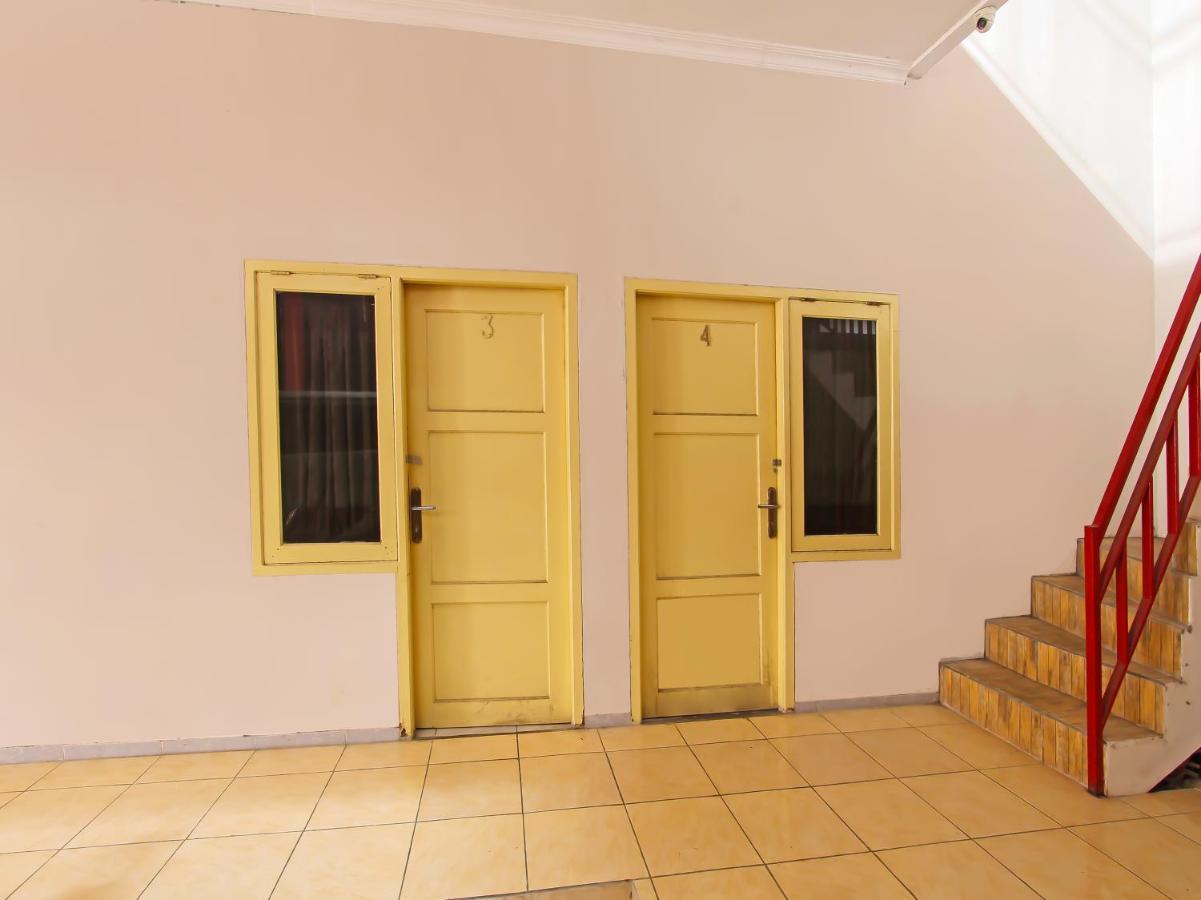 Oyo 3060 Al Fatih Guest House Syariah Tegal  Exterior photo