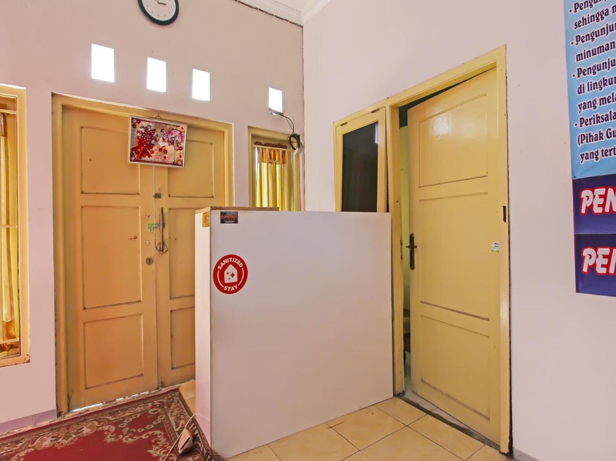 Oyo 3060 Al Fatih Guest House Syariah Tegal  Exterior photo
