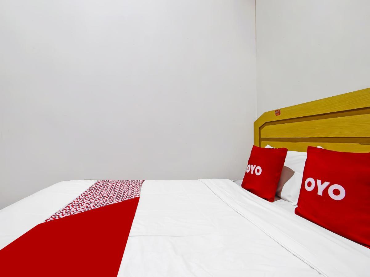 Oyo 3060 Al Fatih Guest House Syariah Tegal  Exterior photo